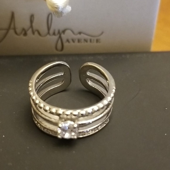 Gorgeous silver ring, size 7 - Picture 3 of 10